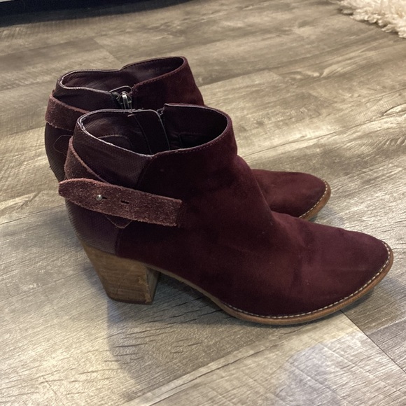 Perfect Fall Booties - used - Picture 3 of 4